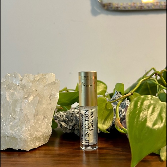 Too Faced Lip Injection Extreme Lip
Plumper - Original - Travel Size 1.5 gm - Picture 2 of 2